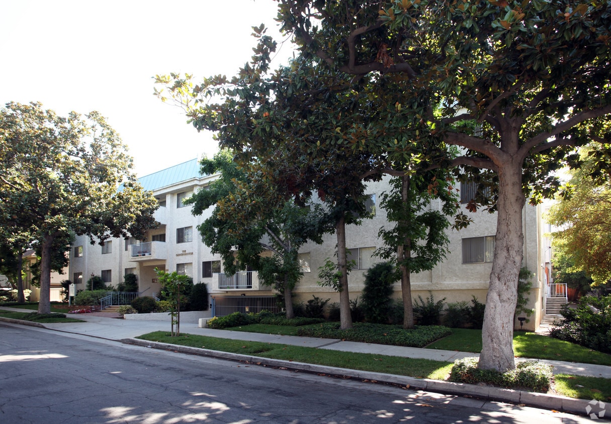Foto principal - 350 S Oakland