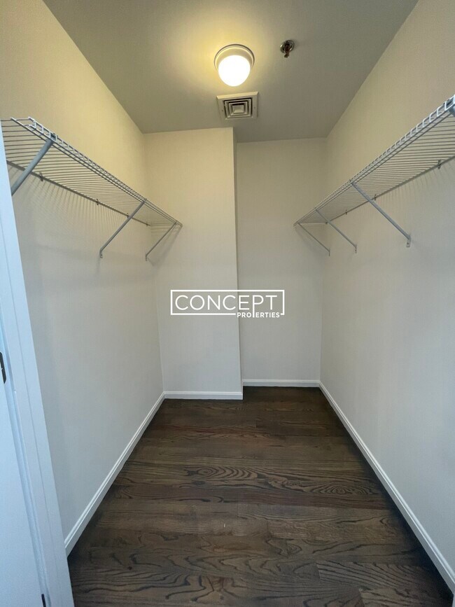 Foto del edificio - 1406 Beacon St