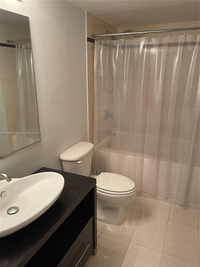 Foto del edificio - 480 NE 30th St