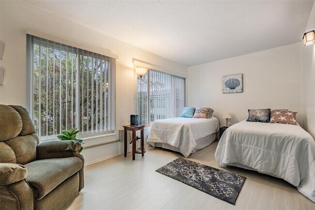 Foto del edificio - 2042 Australia Way W