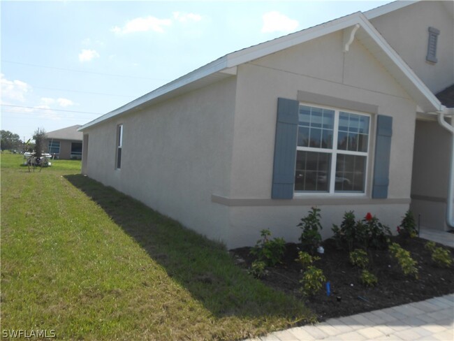 Building Photo - 416 Tropicana Pkwy E