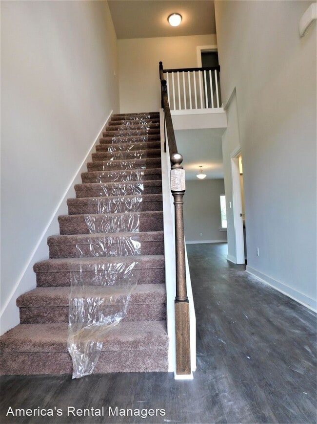 Building Photo - 4 br, 2.5 bath House - 7996 St. James Drive