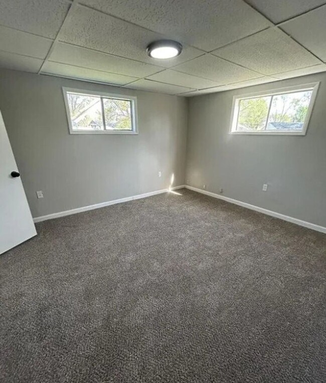 Foto del edificio - 1711 Parklane Dr