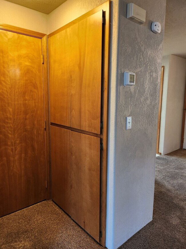 Building Photo - Nice 3 bedroom, 2 bath home in Central Point!