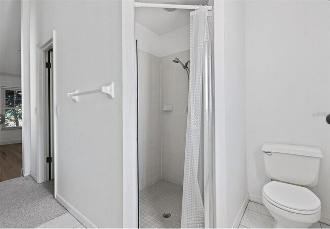 Foto del edificio - 5517 Loma Vista Dr E