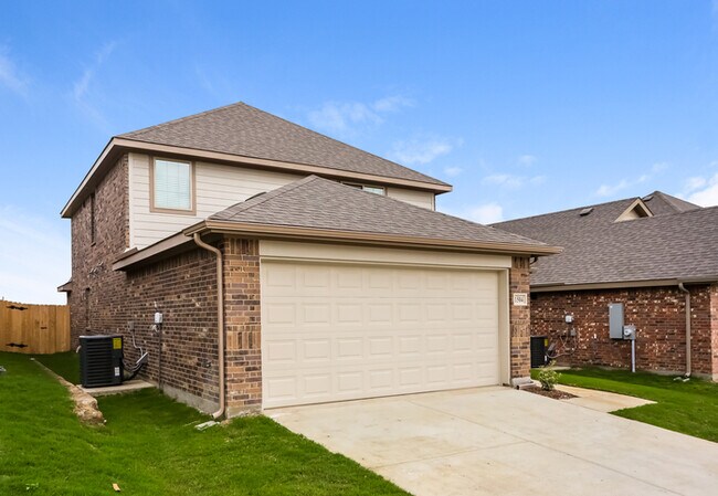 Building Photo - Christian Meadows - 1504 Matthew Dr. Ennis...
