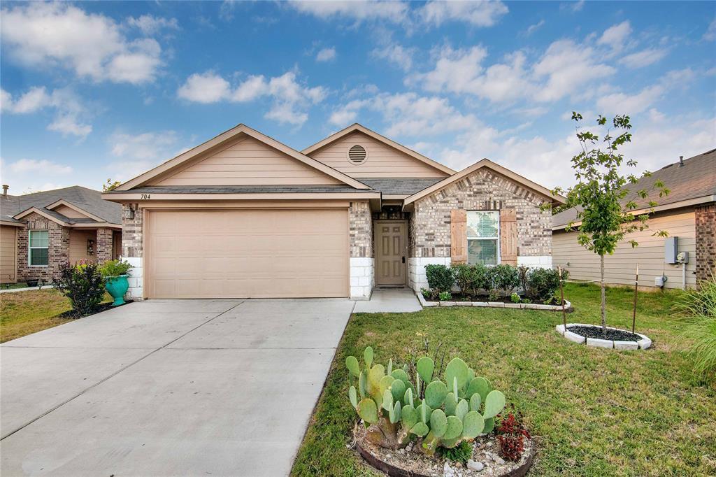 Foto principal - 704 Red Tails Dr