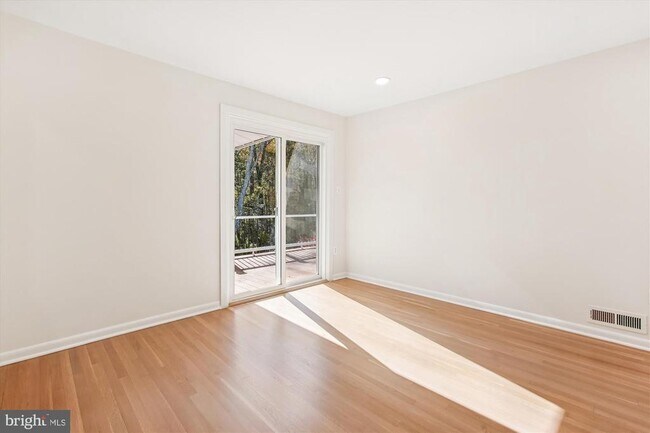 Foto del edificio - 11138 Byrd Dr