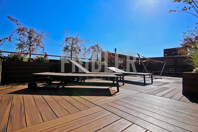 Foto del edificio - 220 N 10th St