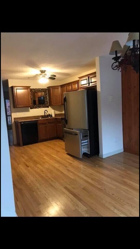 Kitchen - 1275 Winsted Rd