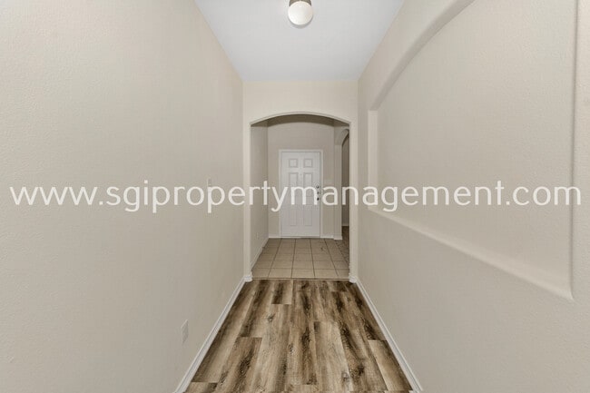 Building Photo - 2801 Adams Fall Ln