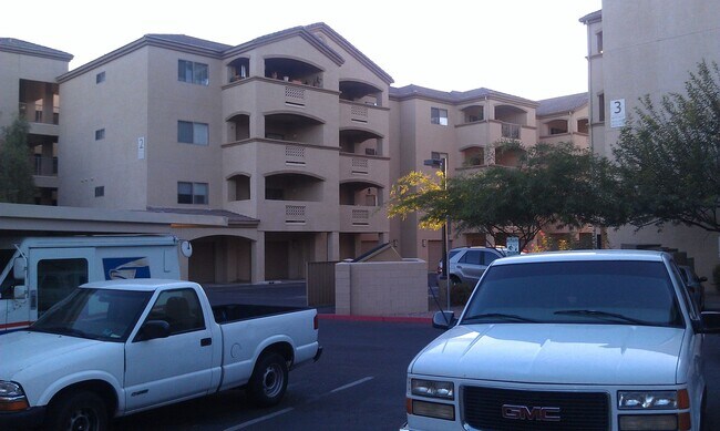 Foto del edificio - Unfurnished Resort Like Condo available No...