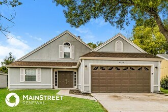 Building Photo - 8054 Loch Lomond Ln