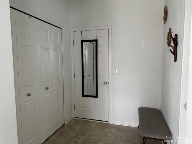 Building Photo - 4283 Lilac Ln