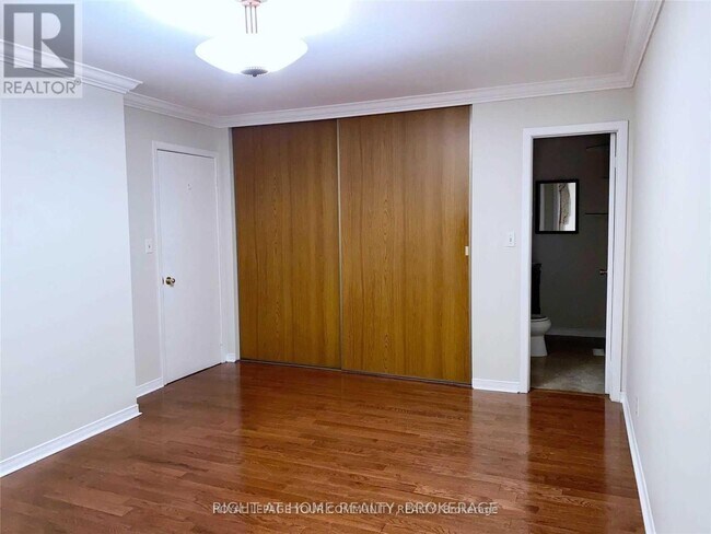 Building Photo - 14 Ironshield Crescent