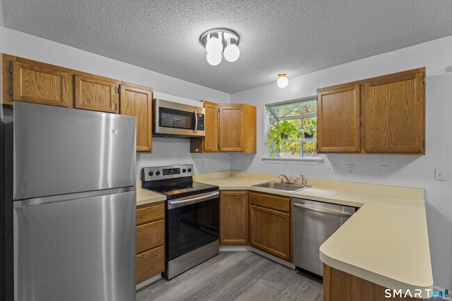 Foto del edificio - 213 Oakland St