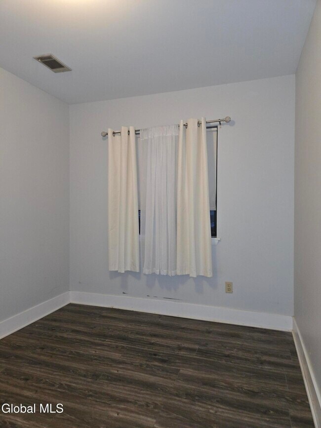 Foto del edificio - 93 Ridgewood Terrace