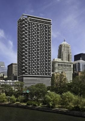 Primary Photo - 235 W Van Buren St