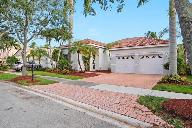 Foto del edificio - 646 Heritage Dr