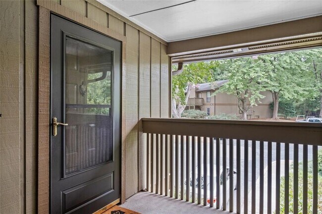 Building Photo - 1004 Dunbar Dr