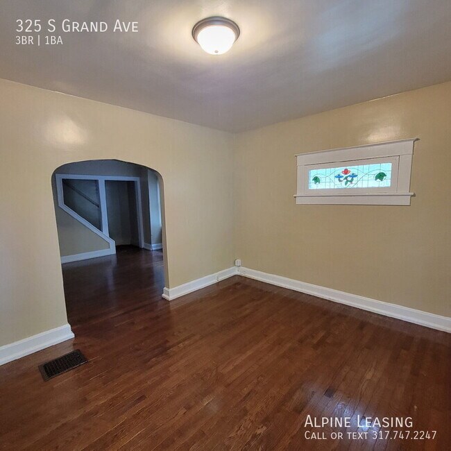 Foto del edificio - 325 S Grand Ave