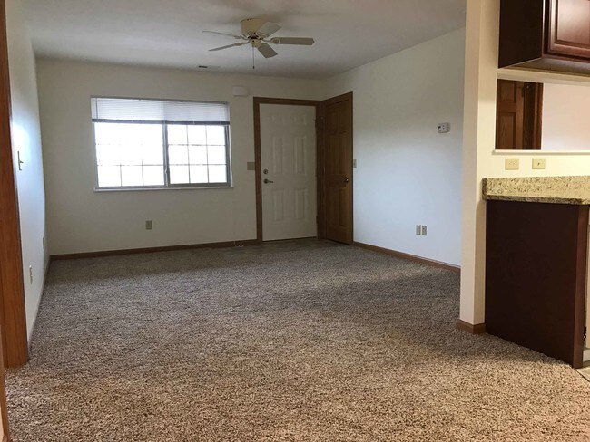 Building Photo - 802 Altamonte Dr