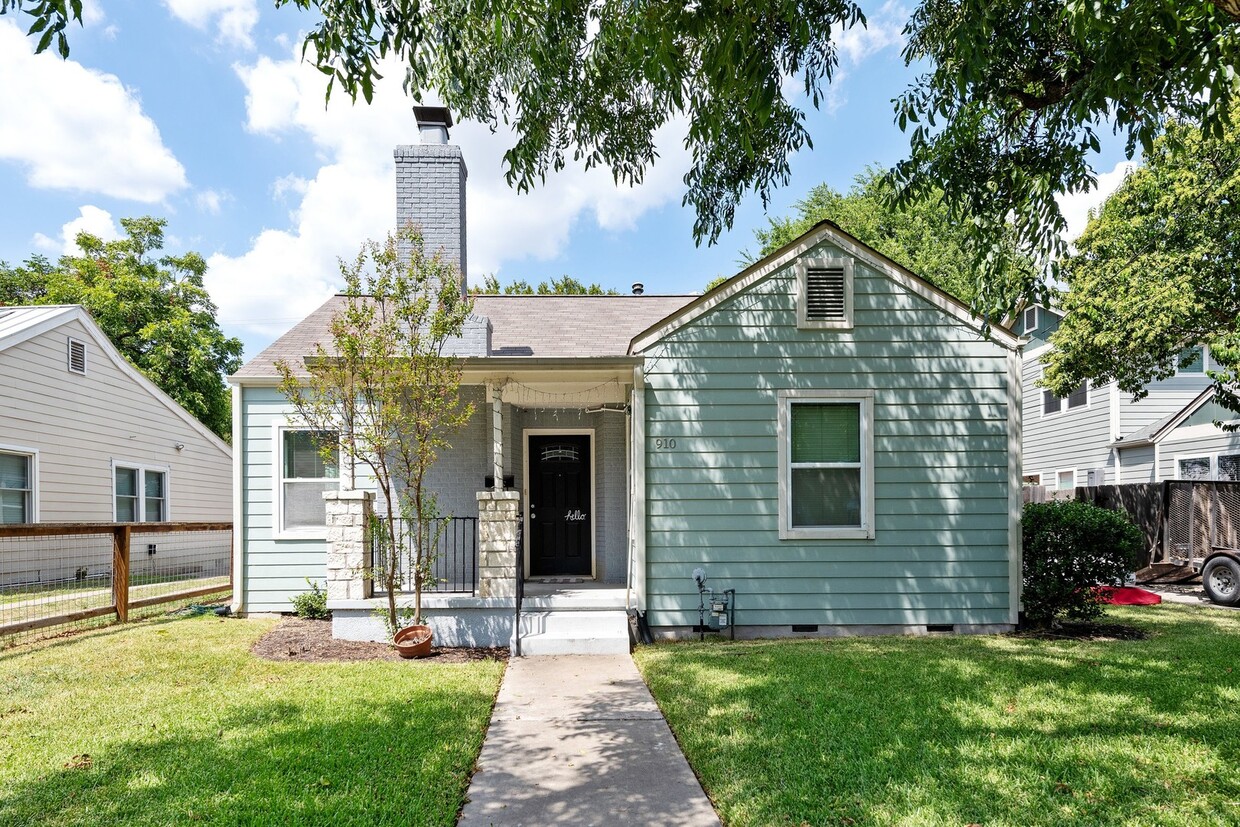 Primary Photo - UT PRE-LEASE: 4 bed / 2 bath North Campus ...