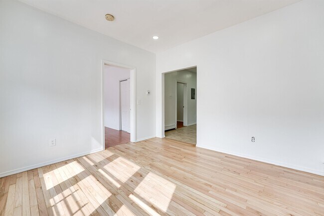 Building Photo - 497 Avenue A