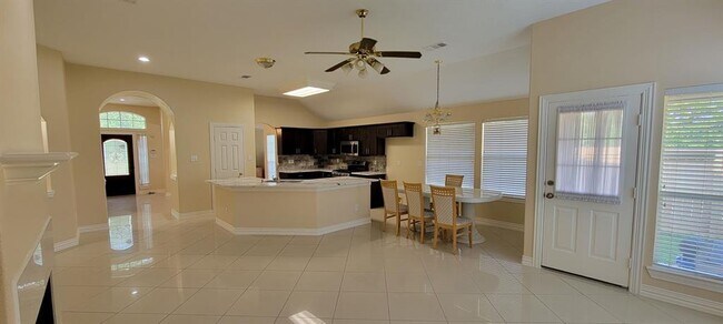 Building Photo - 10803 Summer Meadows Ct