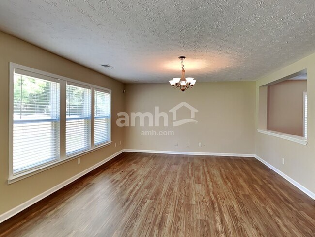 Building Photo - 243 Autumn Creek Dr