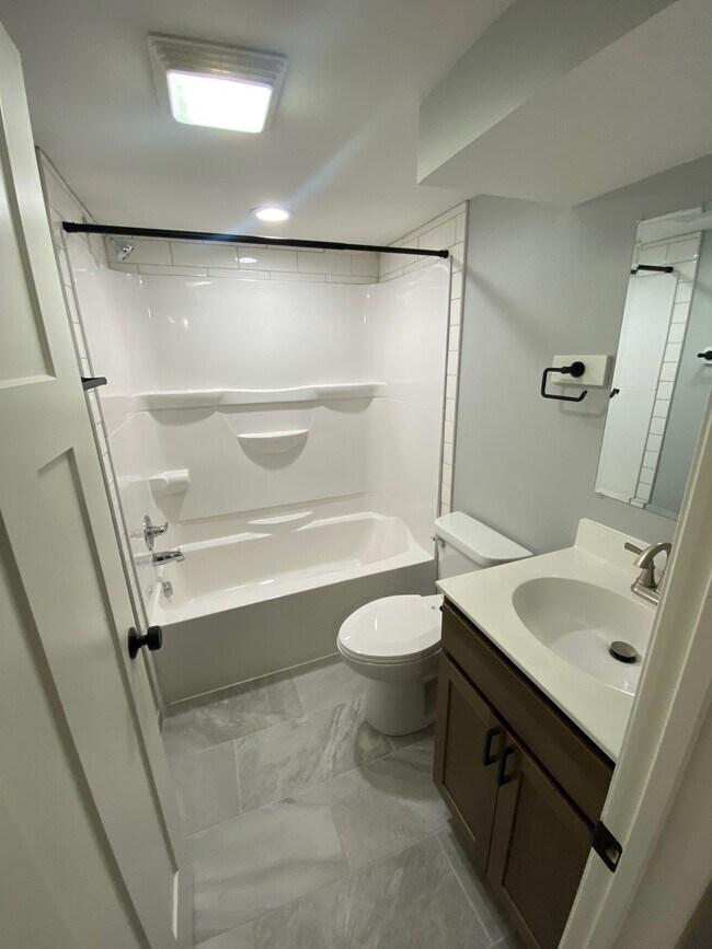 Foto del edificio - 716 W 13th St