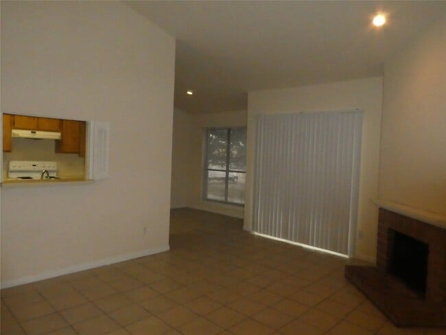 Photo - 16111 Aspenglen Dr Apartment