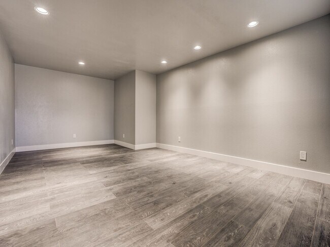 Foto del edificio - 10743 Lake Gardens Dr
