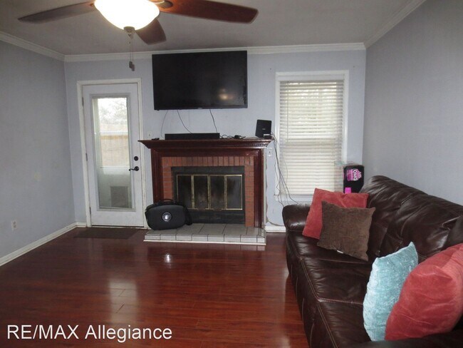 Building Photo - 4 br, 2.5 bath House - 1632 HIGH PLAINS