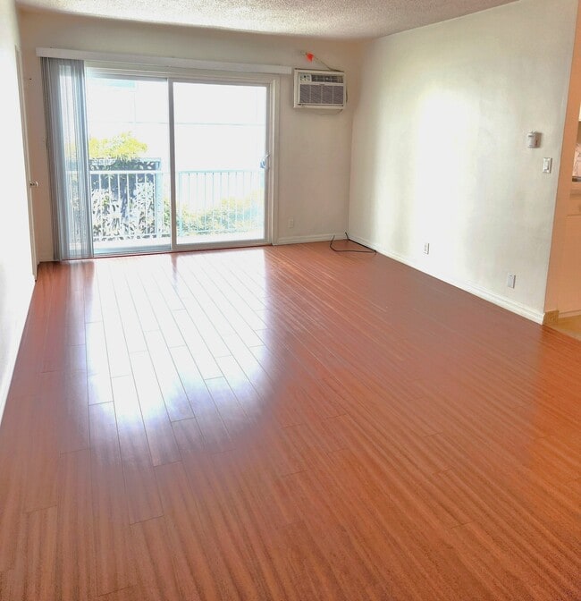 Building Photo - 1133 N Hacienda Pl