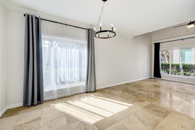 Foto del edificio - 1115 Augusta Dr