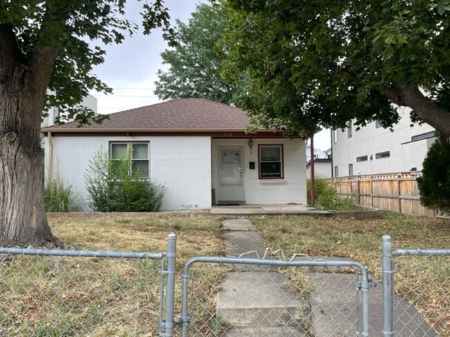 Building Photo - Gorgeous 4 bed/2 Bath home for rent $500 O...