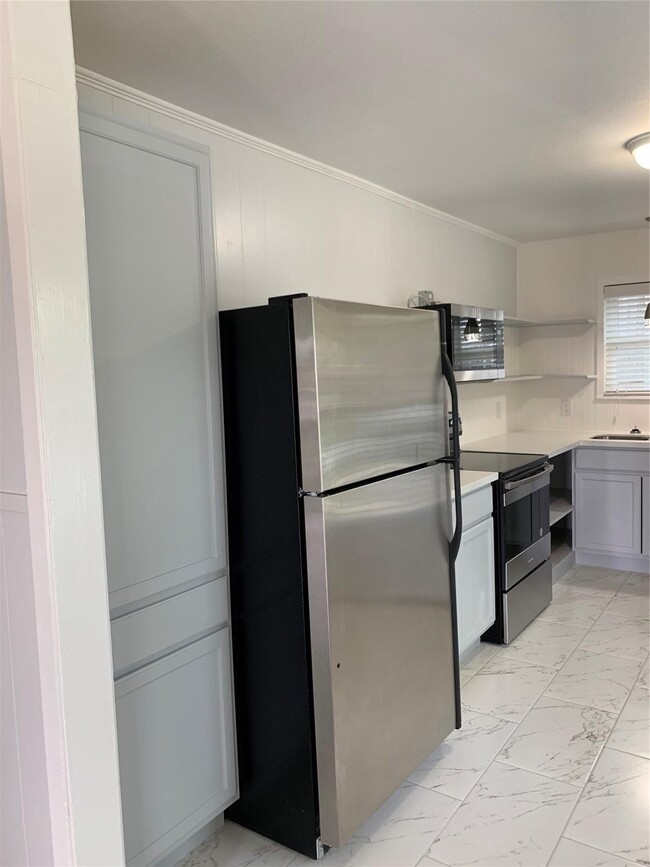 Building Photo - 2303 Blodgett St