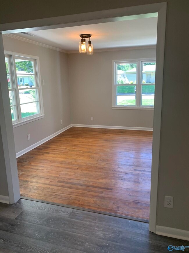 Building Photo - 2007 College St SE