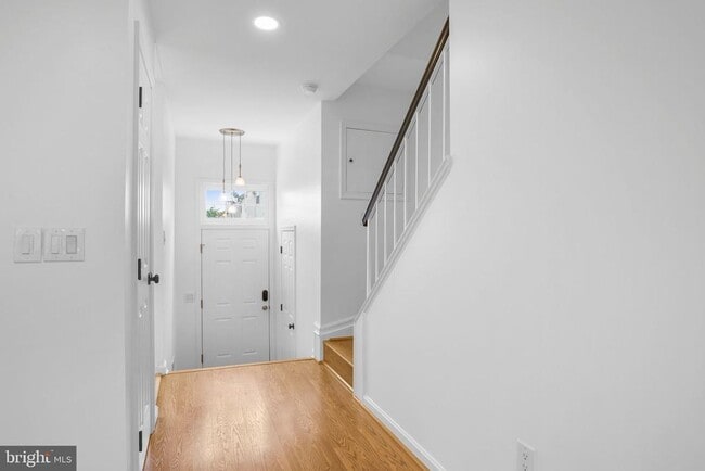 Building Photo - 423 McDaniel Dr