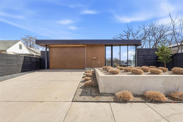 Building Photo - 6822 Victoria Ave