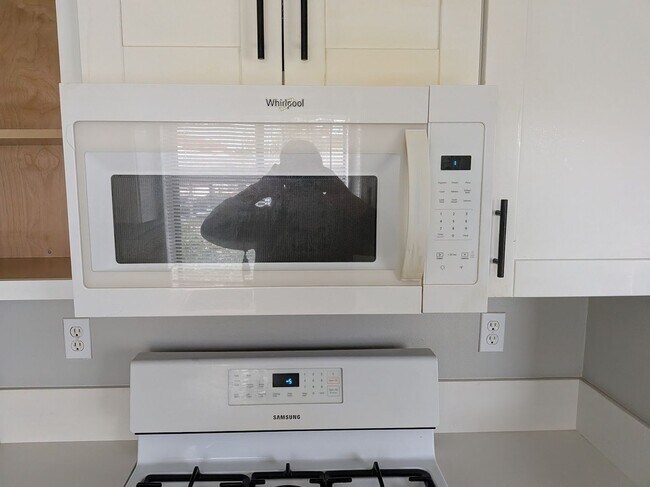 Foto del edificio - Mira Mesa Apartment New Salem