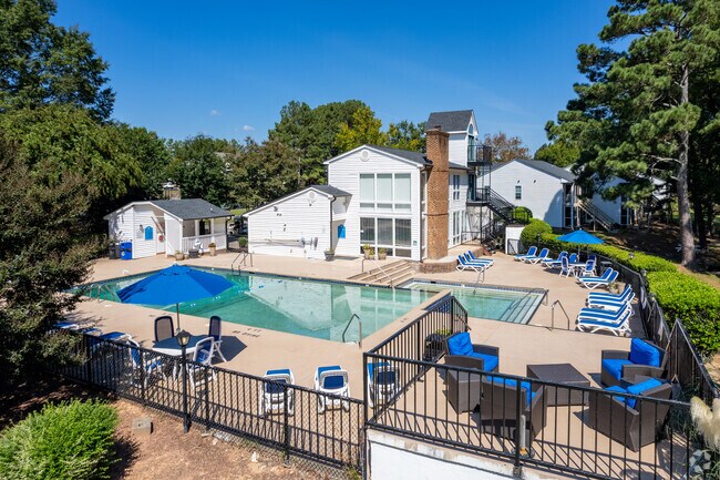 Piscina - Huntington Apartments