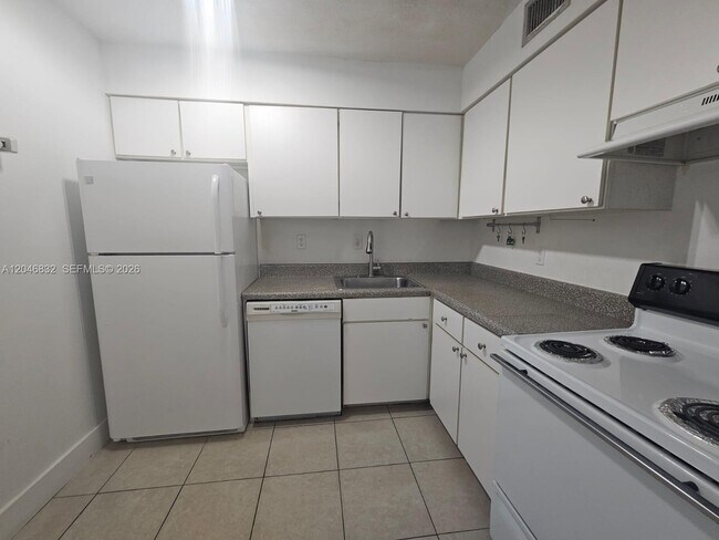 Foto del edificio - 4900 NW 79th Ave