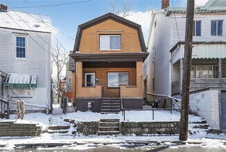 Building Photo - 116 Locust St