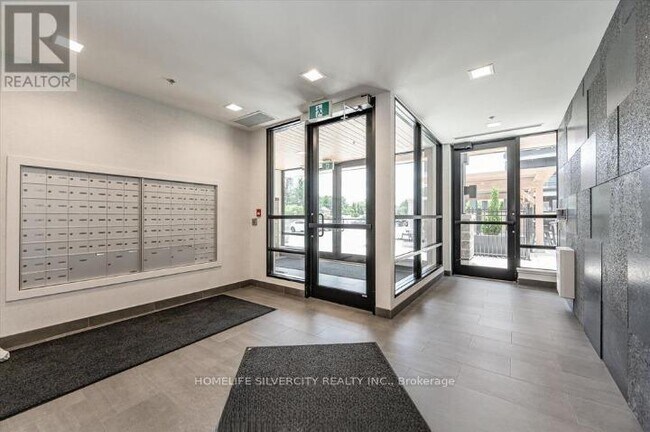 Building Photo - 247 Northfield Dr E