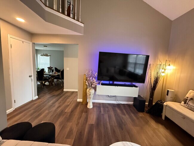 Foto del edificio - 36 Renaissance Ln