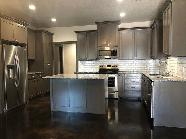 Building Photo - 403 Co Rd 3383