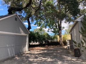 Building Photo - 849 5th St