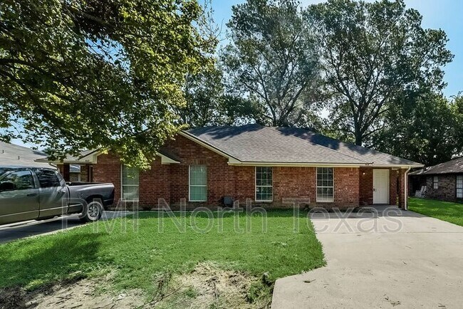 Foto del edificio - 919 Farmington Rd